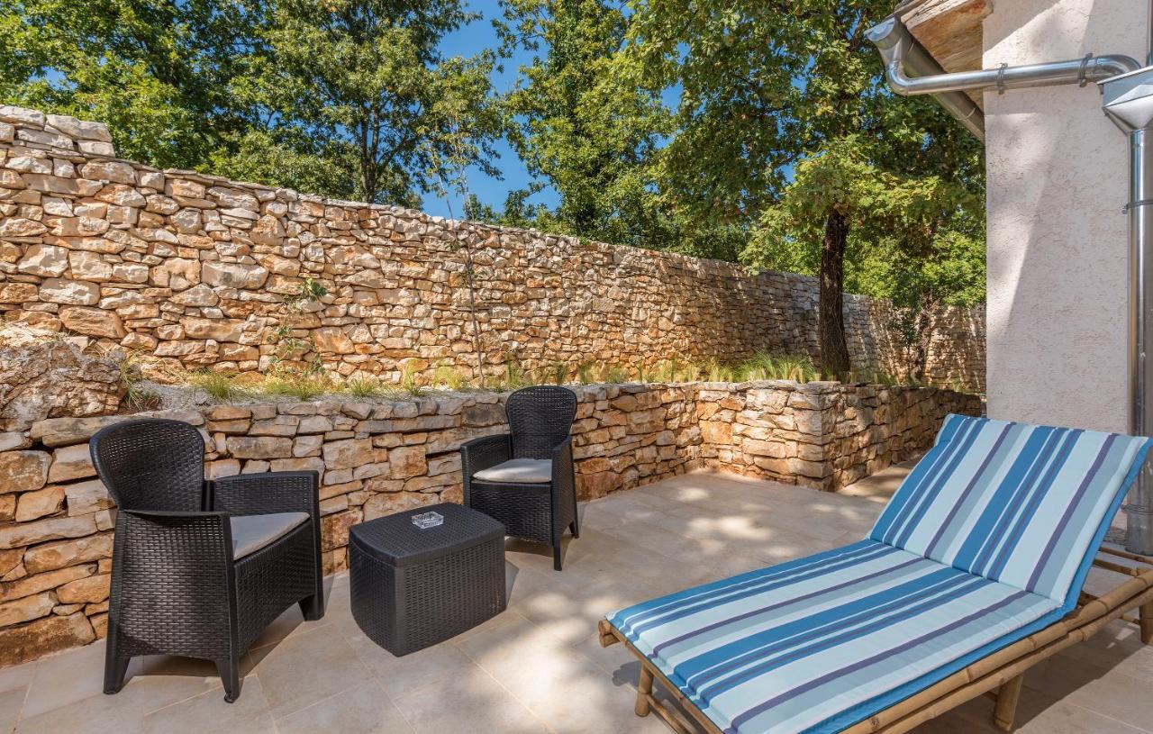 Family Villa Lipica With Private Pool And Jacuzzi 帕津 外观 照片